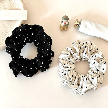 Gifty - Simple Pleated Polka Dot Scrunchie