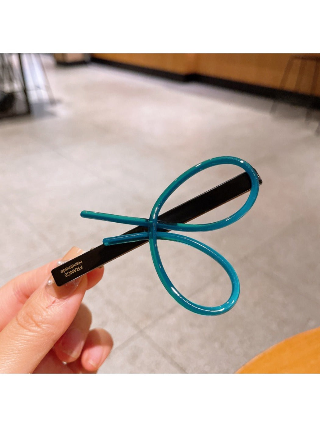 Beau - Minimalist Elegant Hair Clip