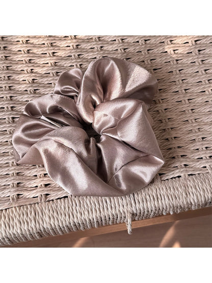 Gifty - Macaron Colored Satin Hair Scrunchie