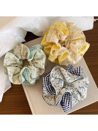 Gifty - Forest Grid Floral Hair Loop