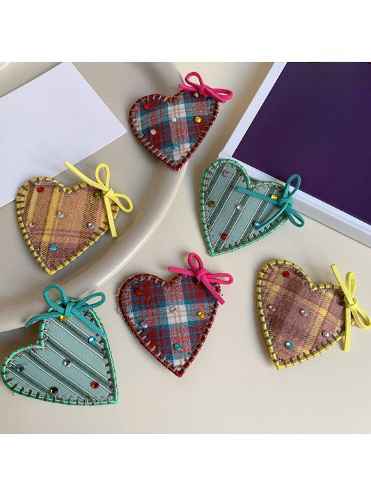 Beau - Plaid Bow Heart-Shaped Hair Clip