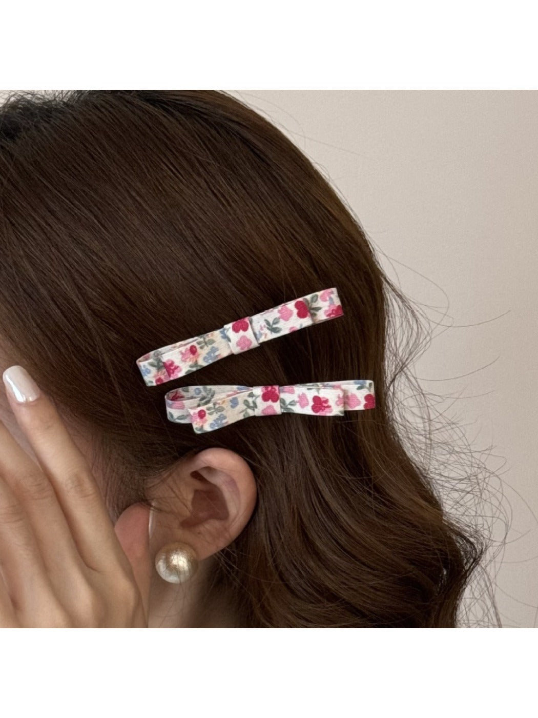 Side view of Beau floral print hair clip highlighting its smooth finish