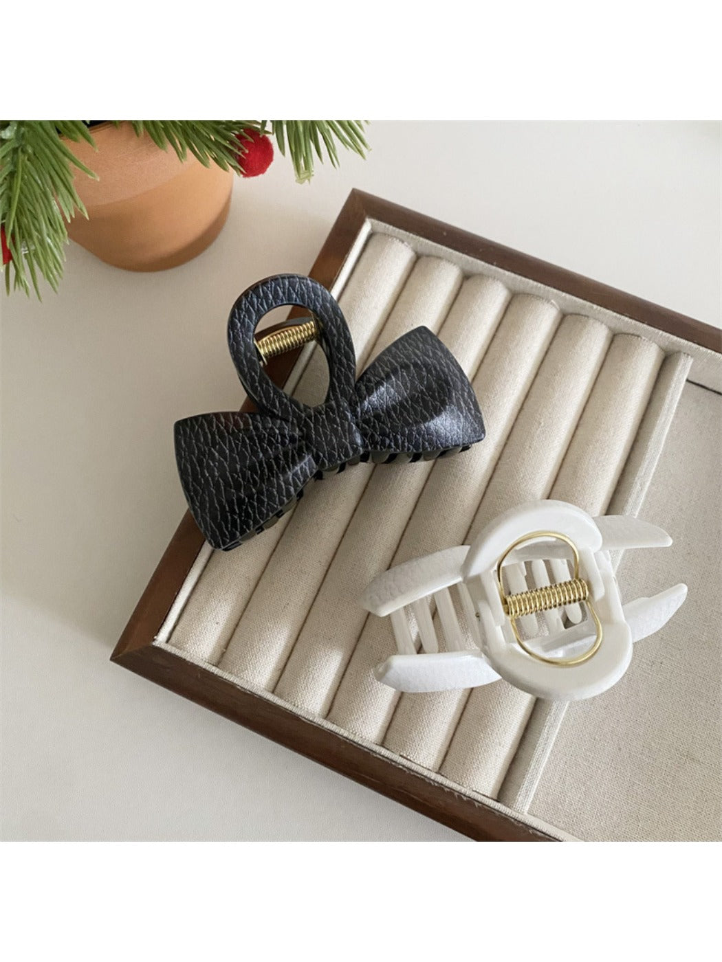 Beau - Chic Bow Hair Claw Clip