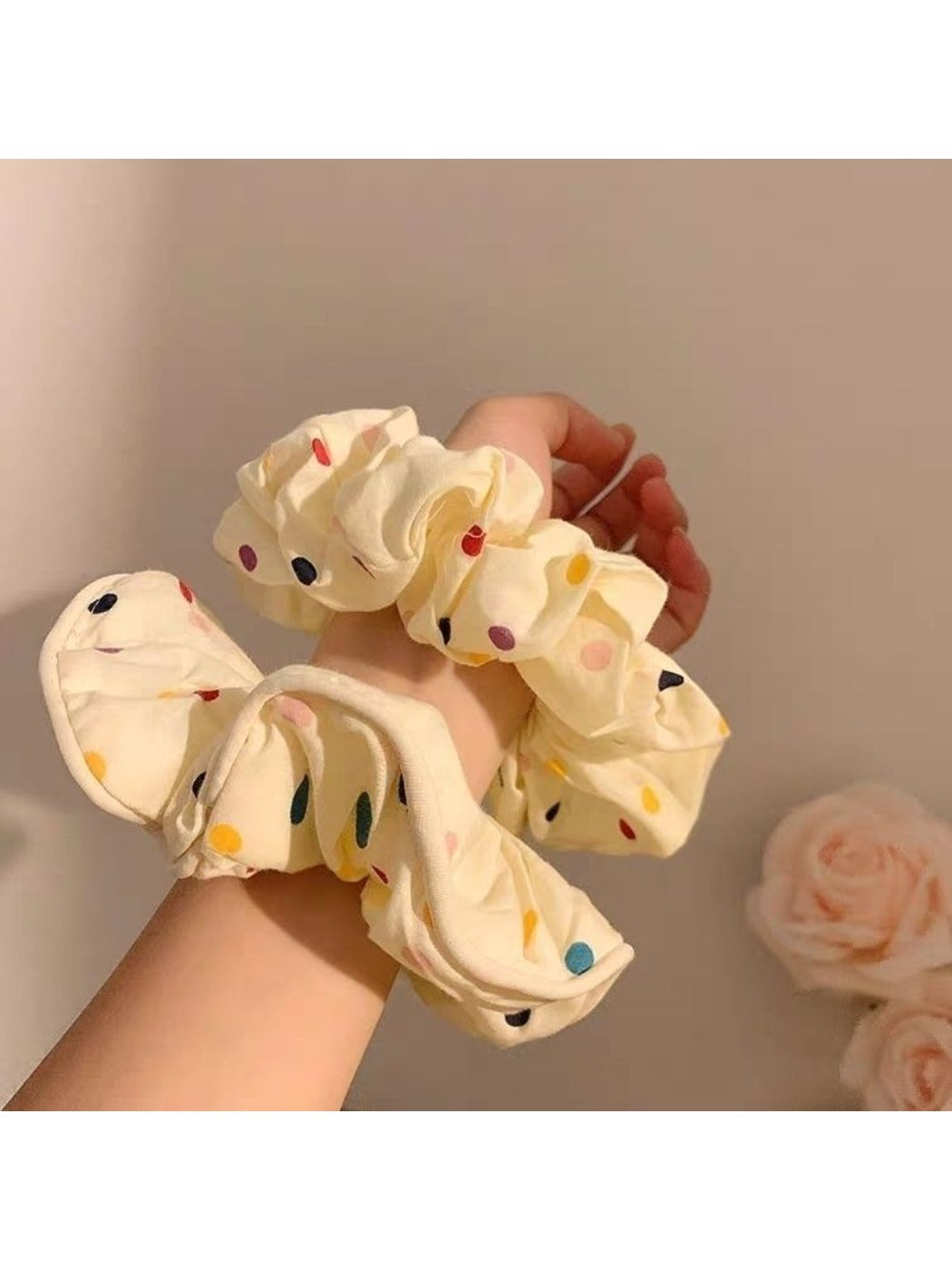Gifty - Versatile Colorful Polka Dot Scrunchie