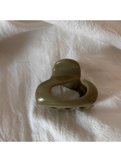 Beau - Glossy Sculpted Plastic Hair Styling Claw Clip