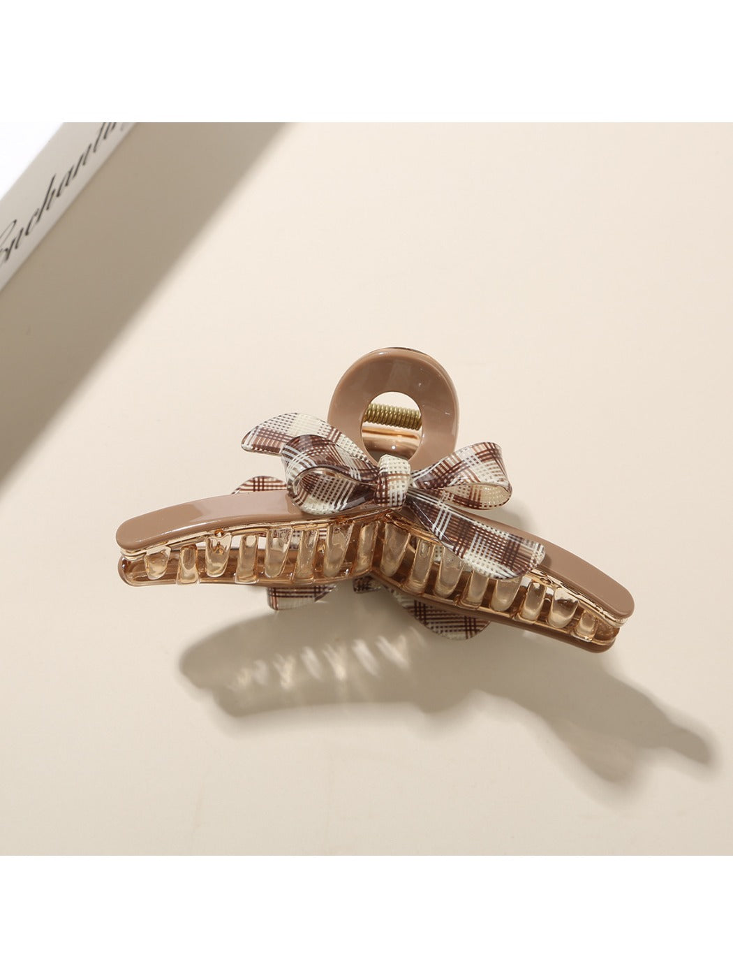 Beau - Chic Solid Color Crisscross Hair Claw Clip