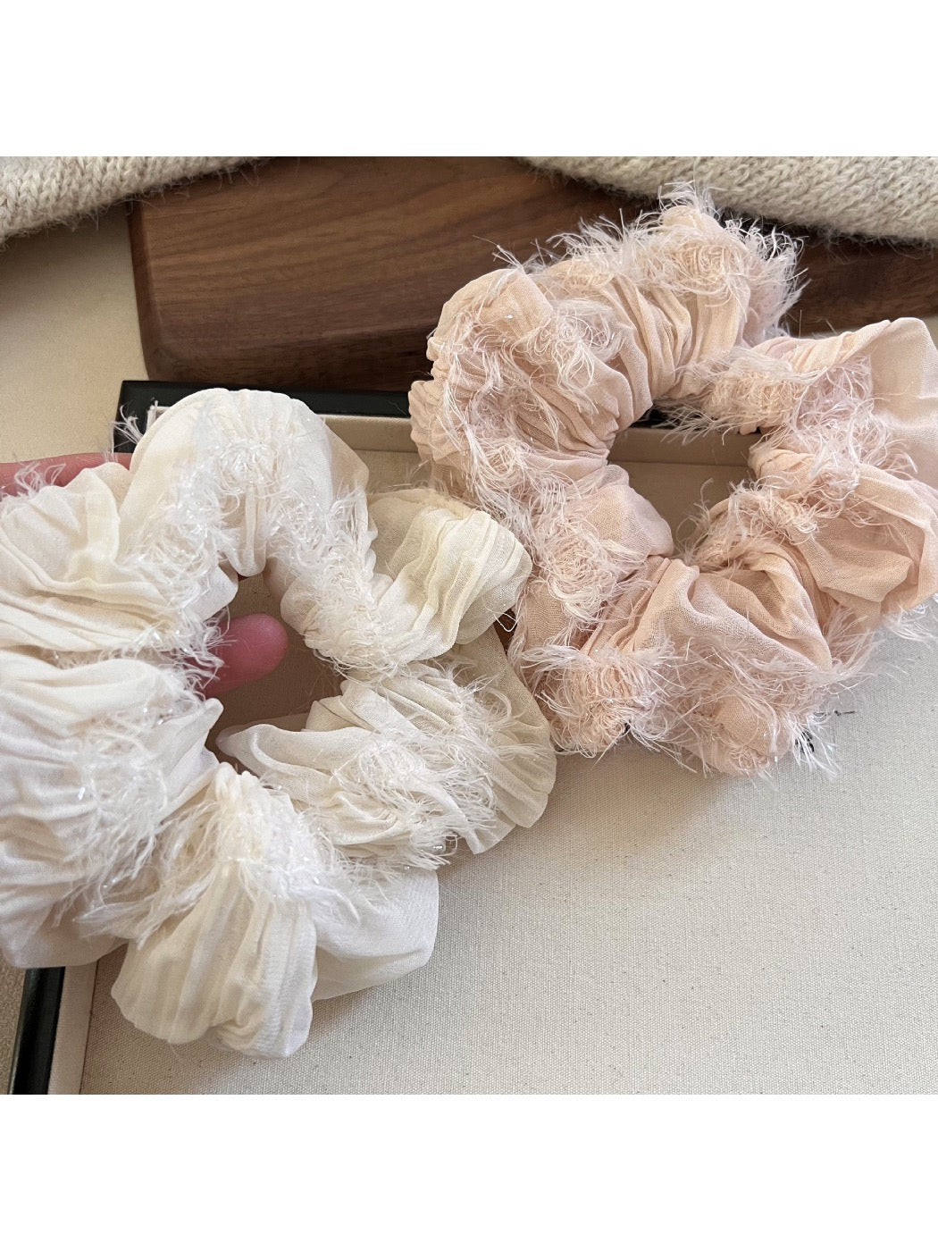 Gifty - Crinkled Tulle Tassel Scrunchie