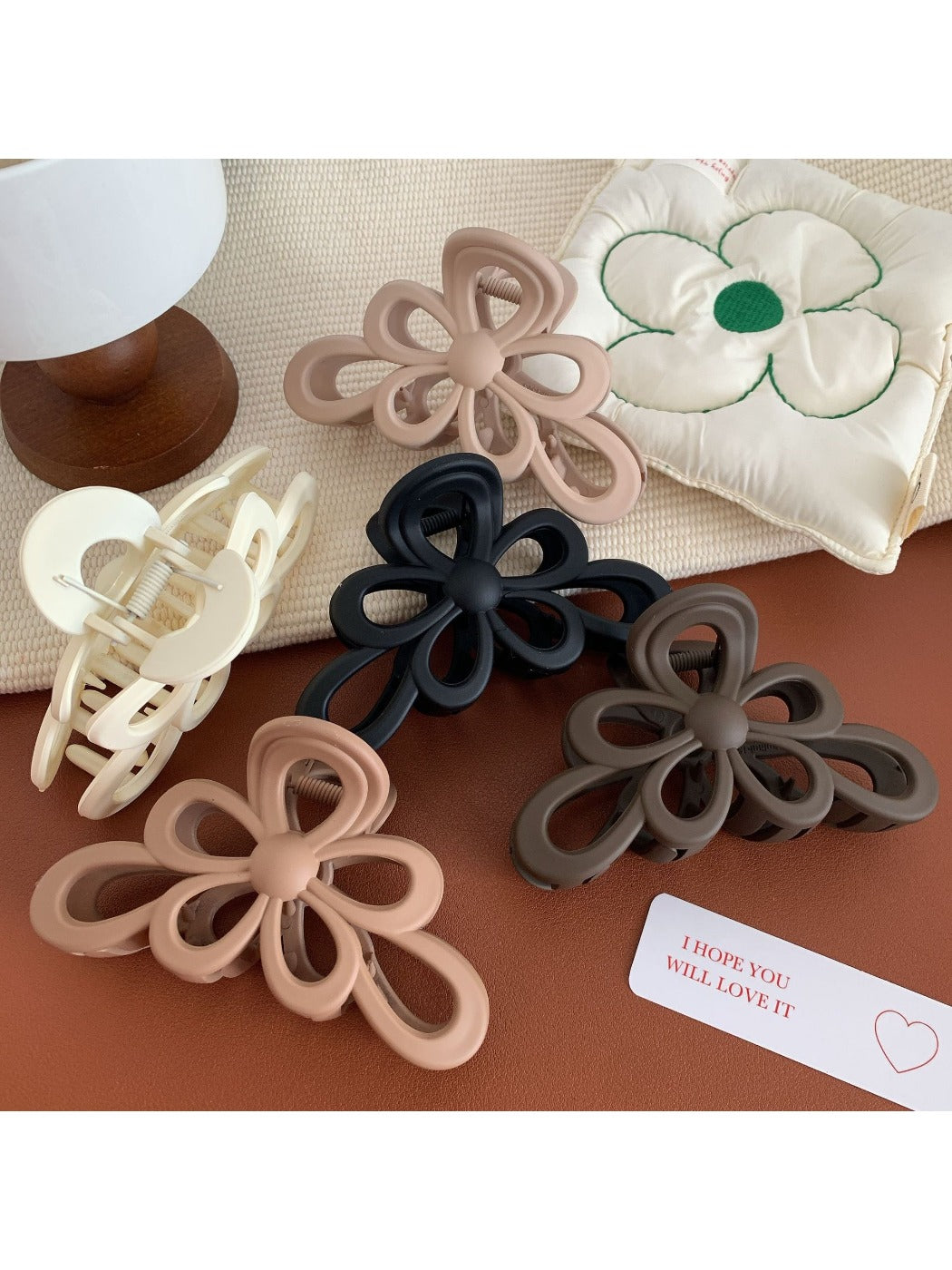 Beau - Camellia Shape Claw Clip