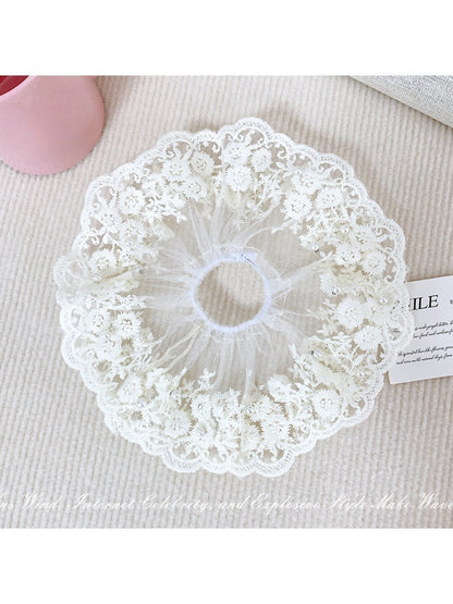 Gifty - Vintage Lace Hair Loop