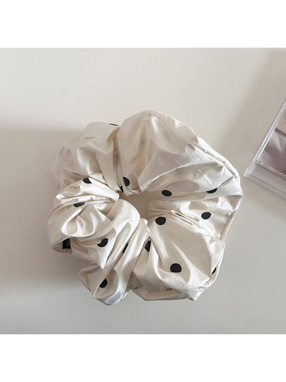 Gifty - Soft Voluminous Polka Dot Scrunchie