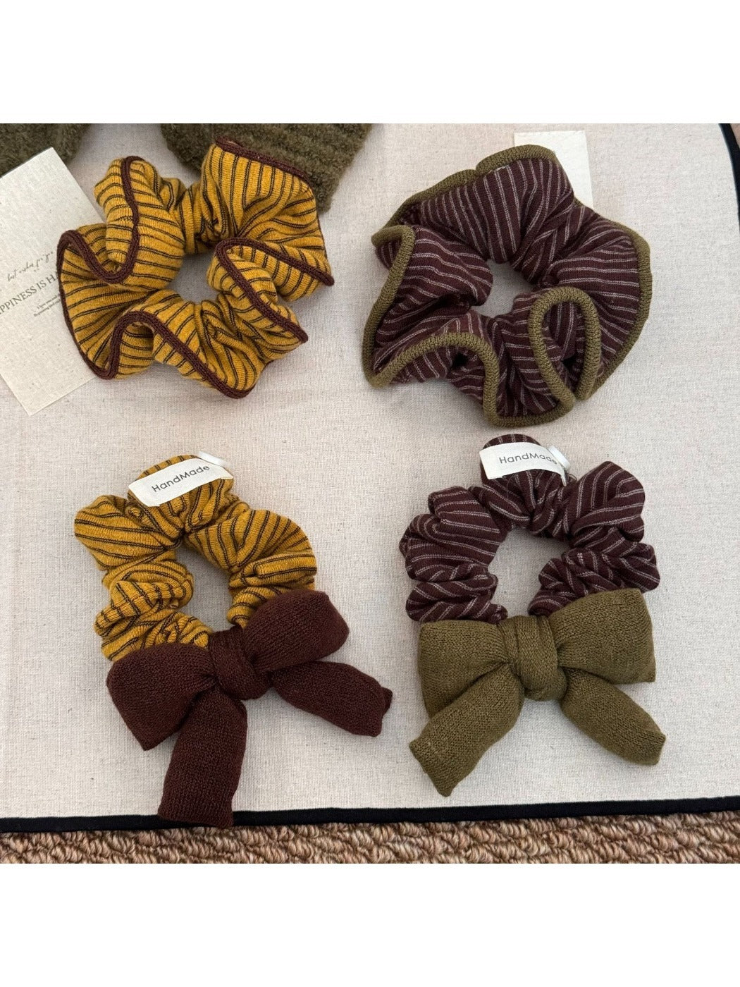 Gifty - Simple Bow Striped Scrunchie