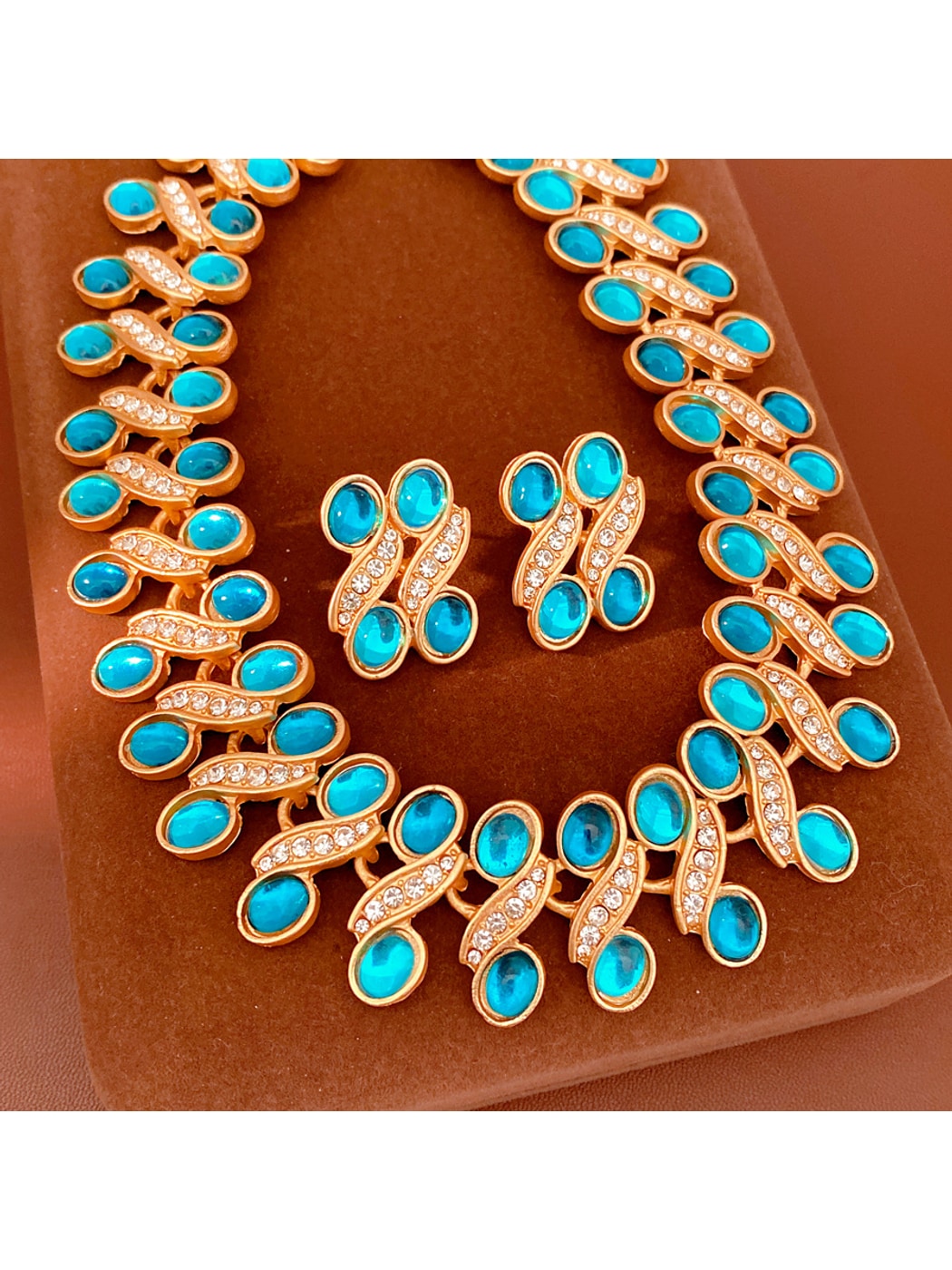 Nozari - Vintage Oval Rhinestone Necklace and Earrings