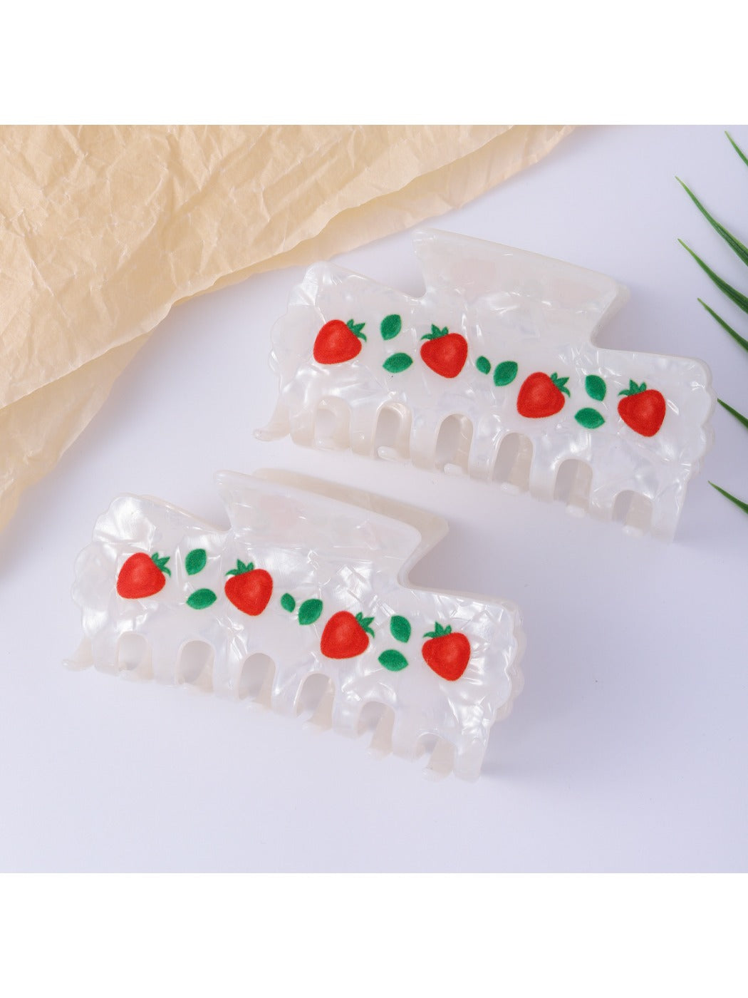 Beau - Oversized Strawberry Print Claw Clip