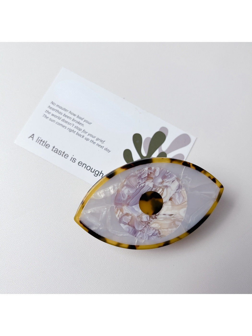 Beau - Fashionable Big Eye Hair Clip