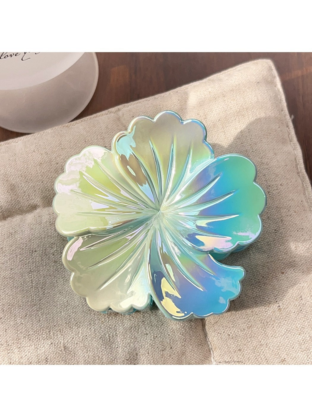 Beau - Gradient Frangipani-Shaped Hair Clip