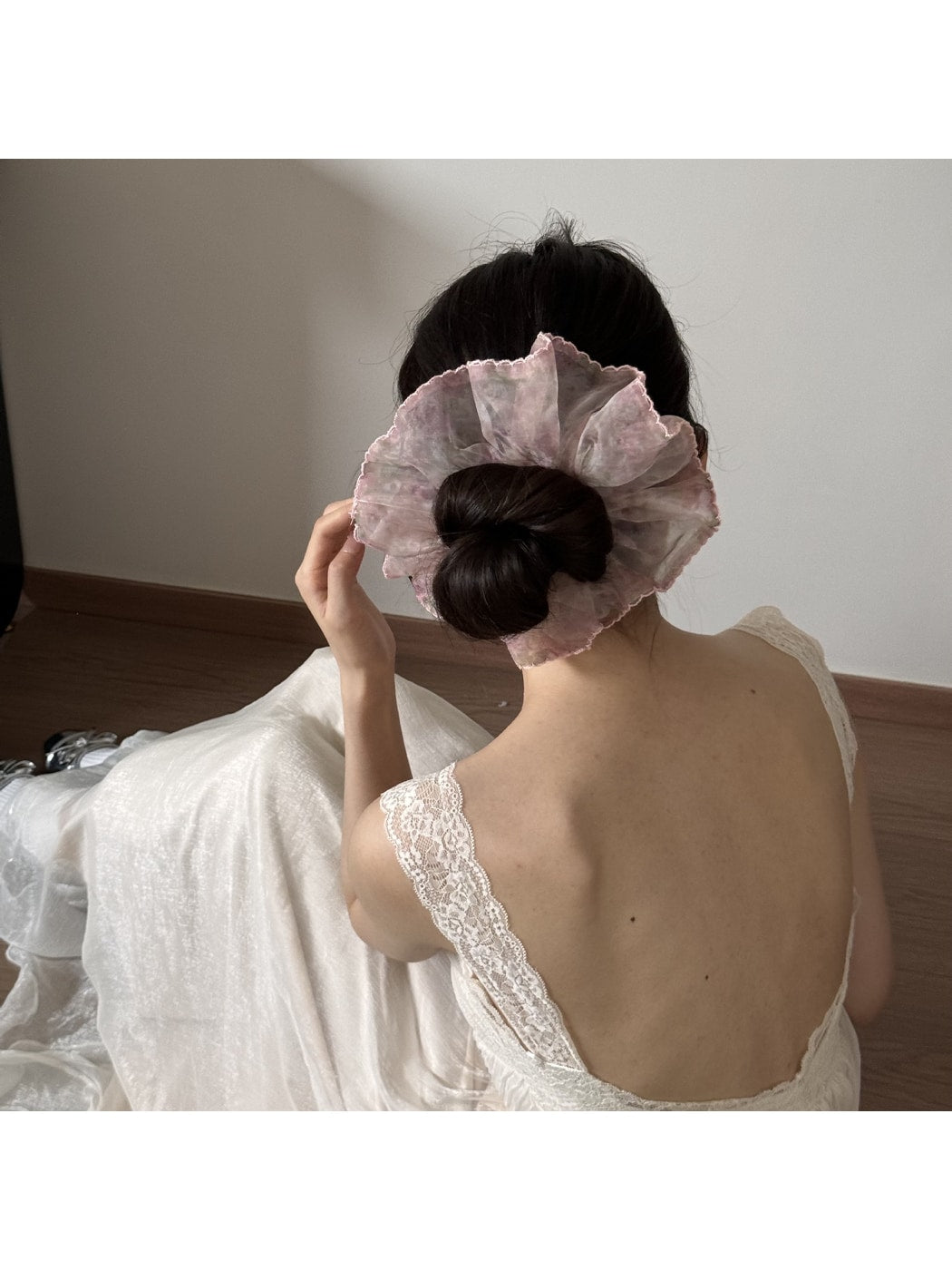 Gifty - Floral Organza Polyester Flower Scrunchie
