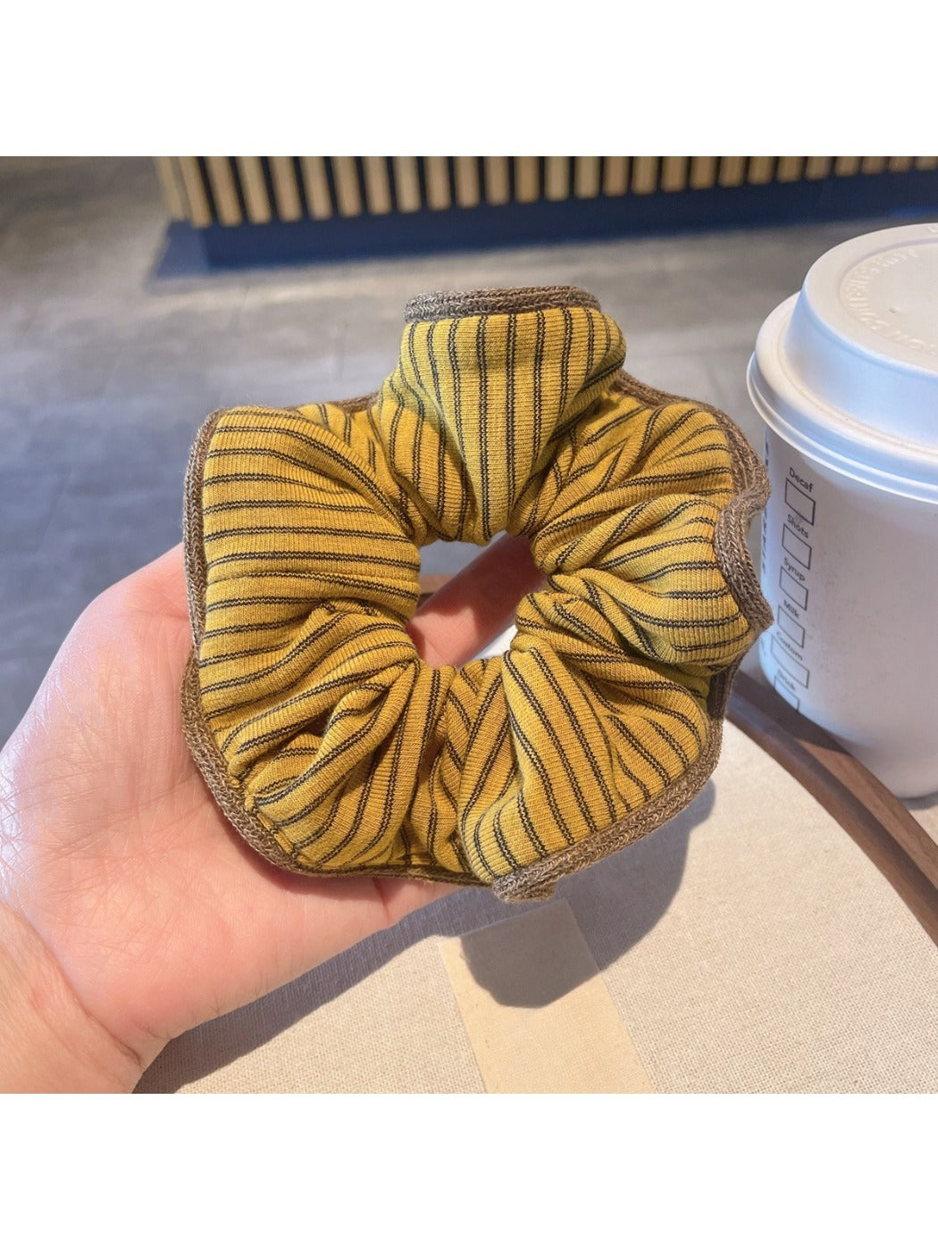 Gifty - Color Blocked Striped Scrunchie