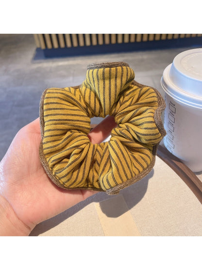Gifty - Color Blocked Striped Scrunchie