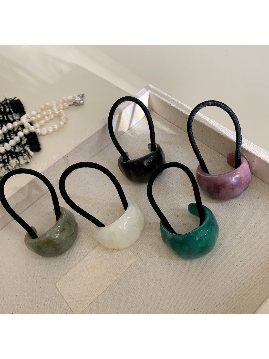 Gifty - Simple Retro Curved Hair Tie