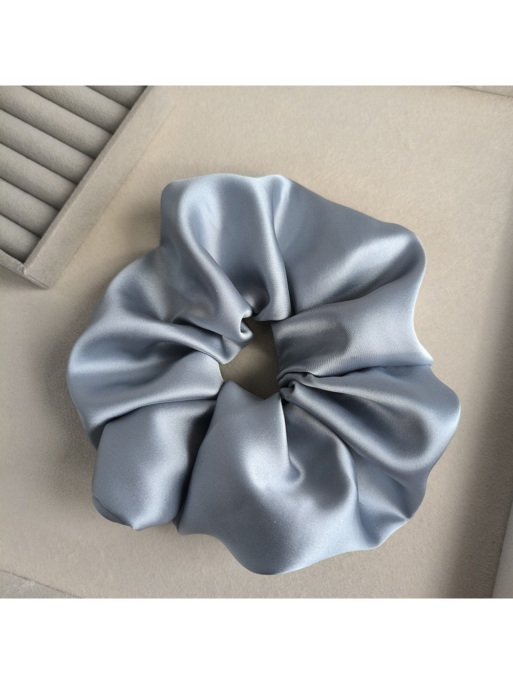 Gifty - Elegant Solid Color Satin Scrunchie