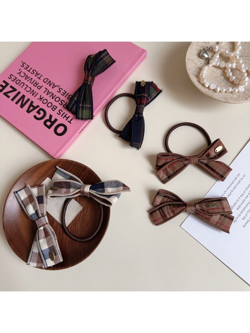 Gifty - Bow Shaped Hair Ties and Hair Clips