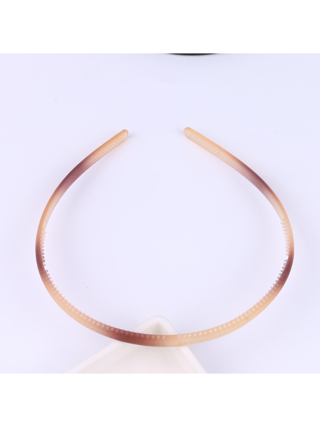 Gifty - Slim Line Round Form ABS Teeth Styling Headband
