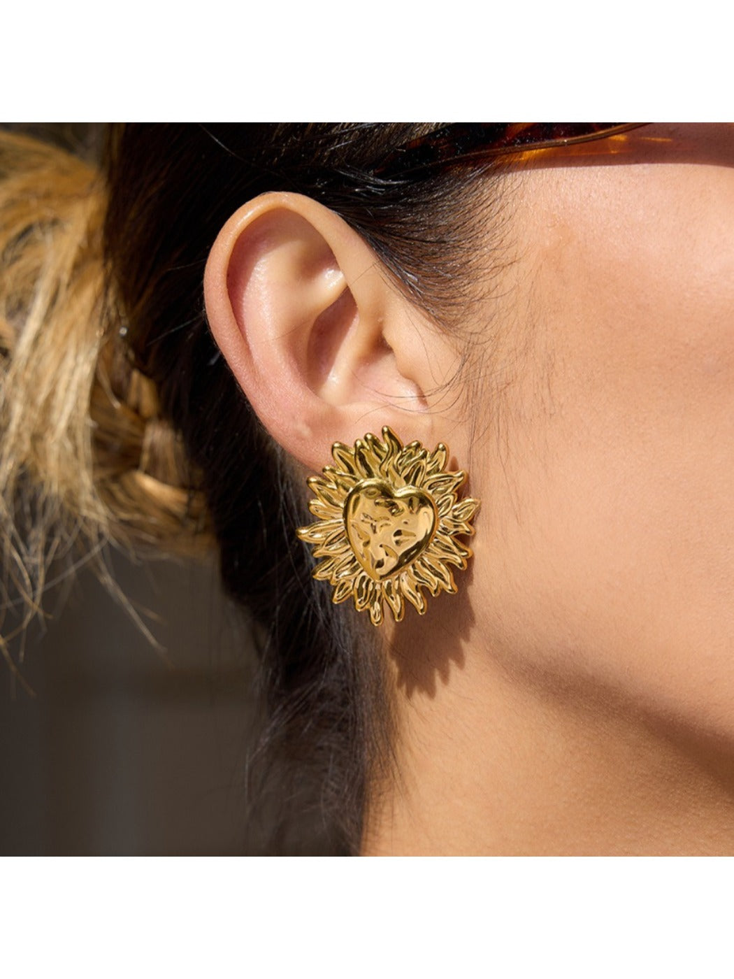 Earedge - Retro Heart Shaped Sun Earrings