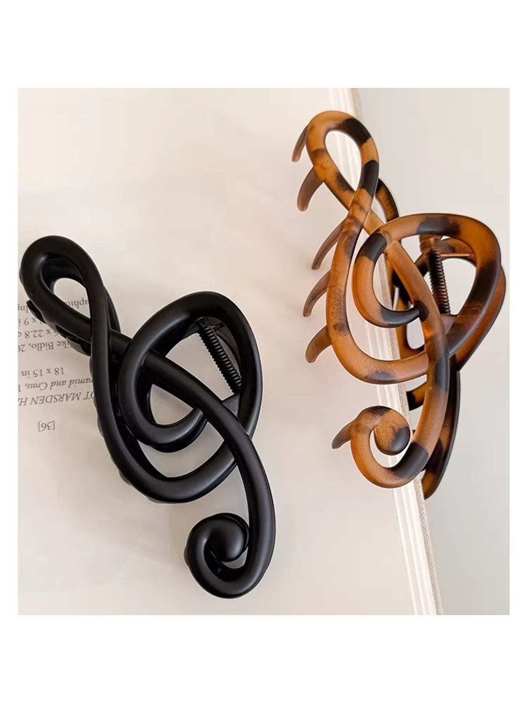 Beau - Glossy Music Note Design Claw Clip