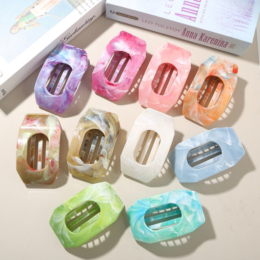 Beau - Marble Pattern Geometric Oval Hair Clip