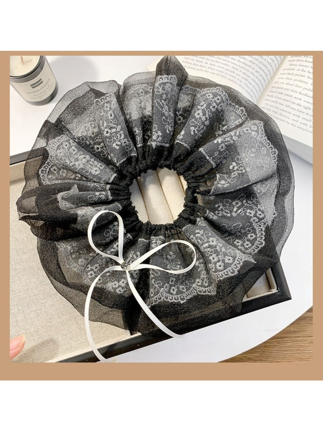 Gifty - Elegant Vintage Lace Scrunchie