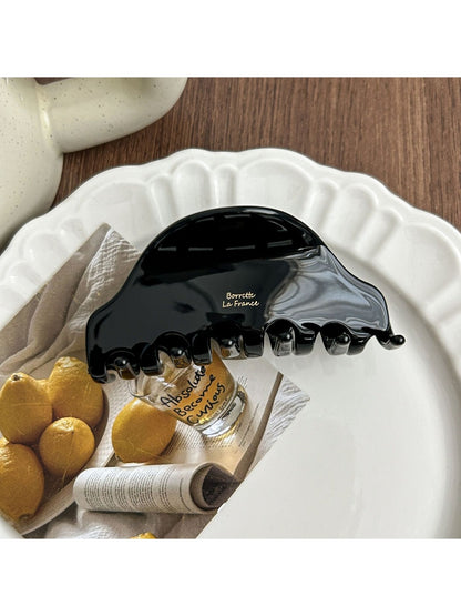 Beau - Retro Half Moon Claw Clip