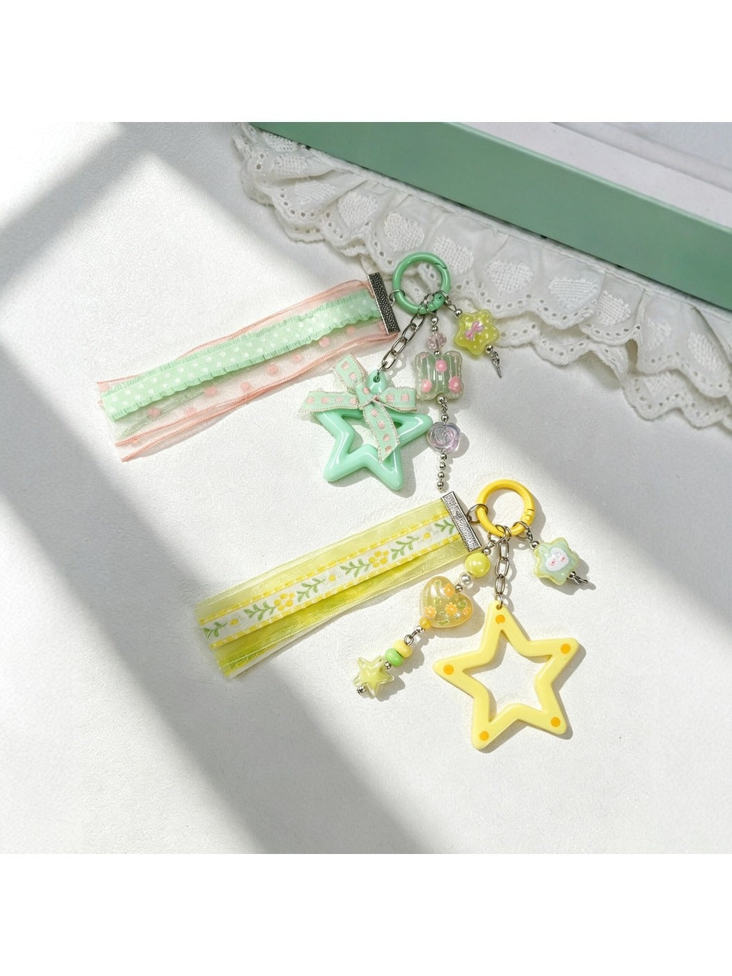 Keypus - Hollow Acrylic Five-Point Star Charm Keychain