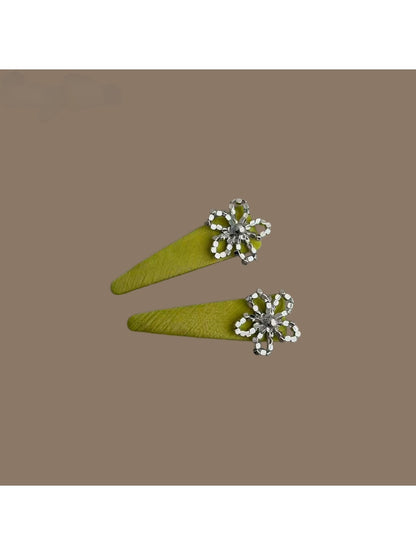 Beau - Sweet Style Flower Detail Alloy Hair Clip