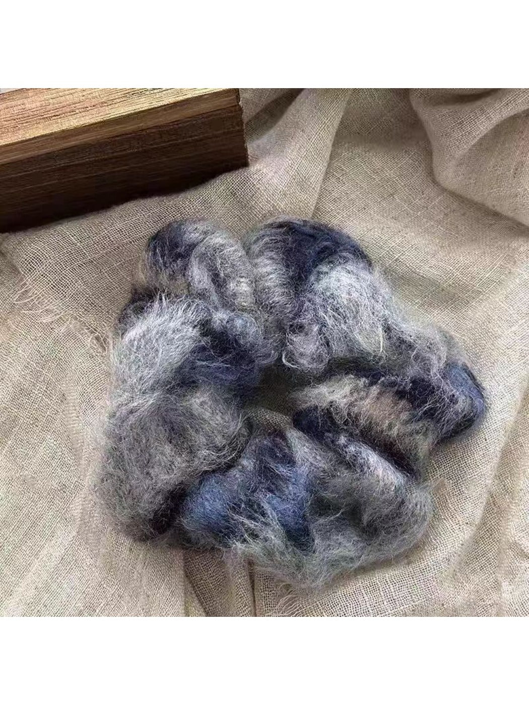 Gifty - Mixed-color Plush Scrunchie