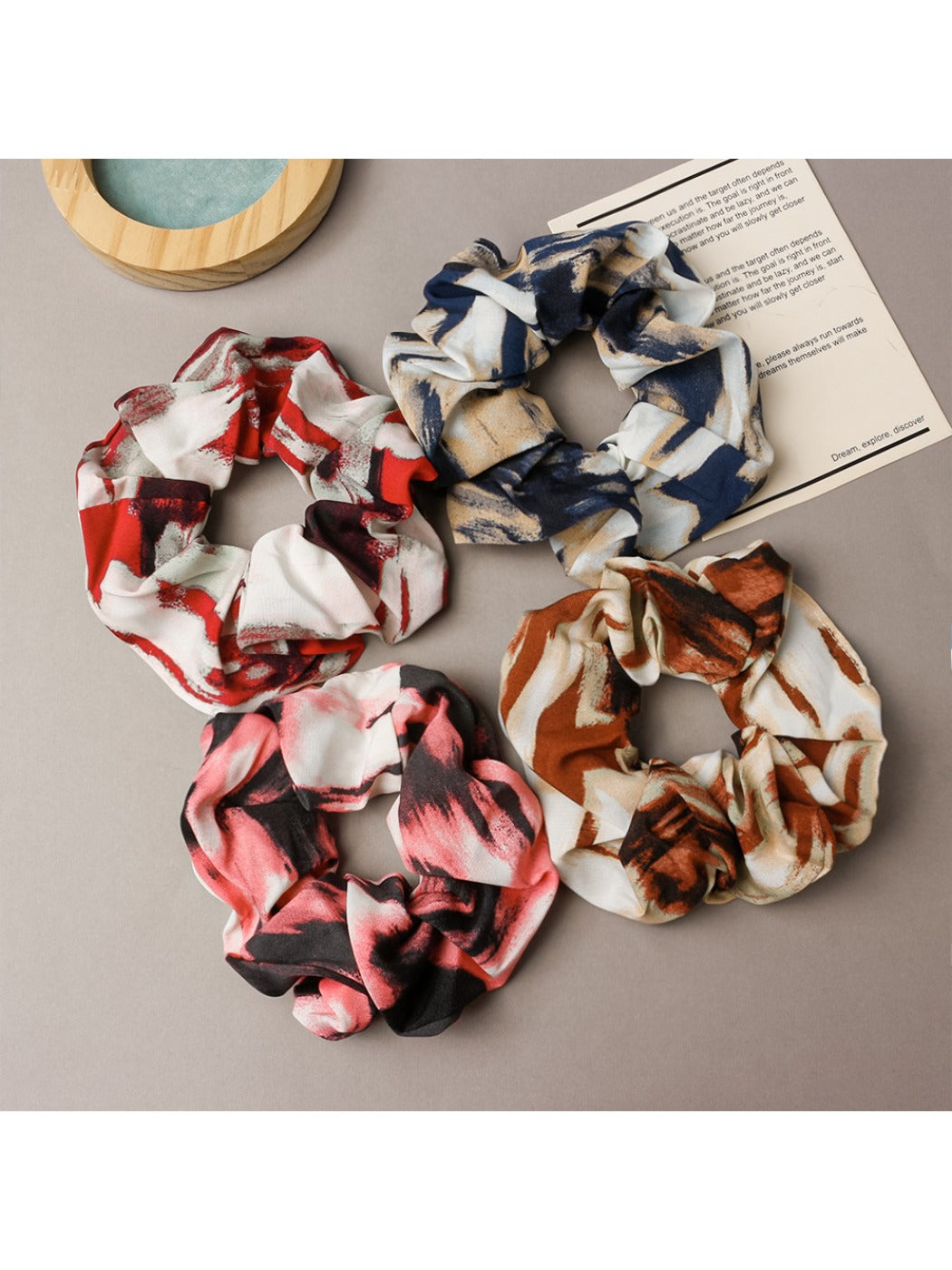 Gifty - Trendy Oil Painting Print Scrunchie