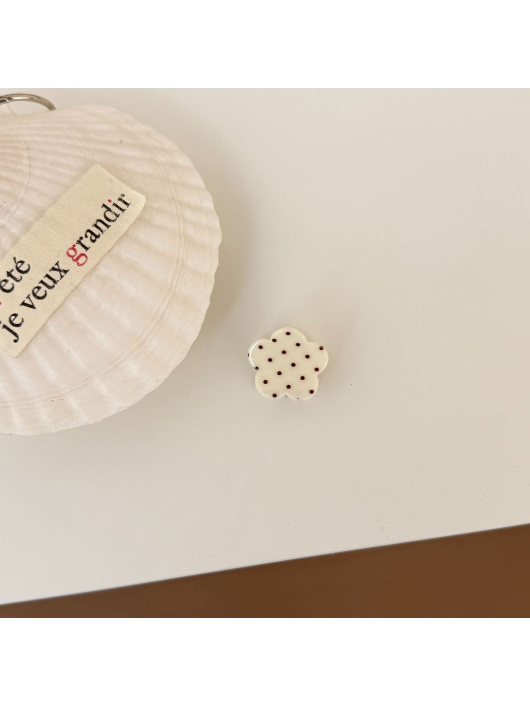 Beau - Polka Dot Flower Shape Claw Clip