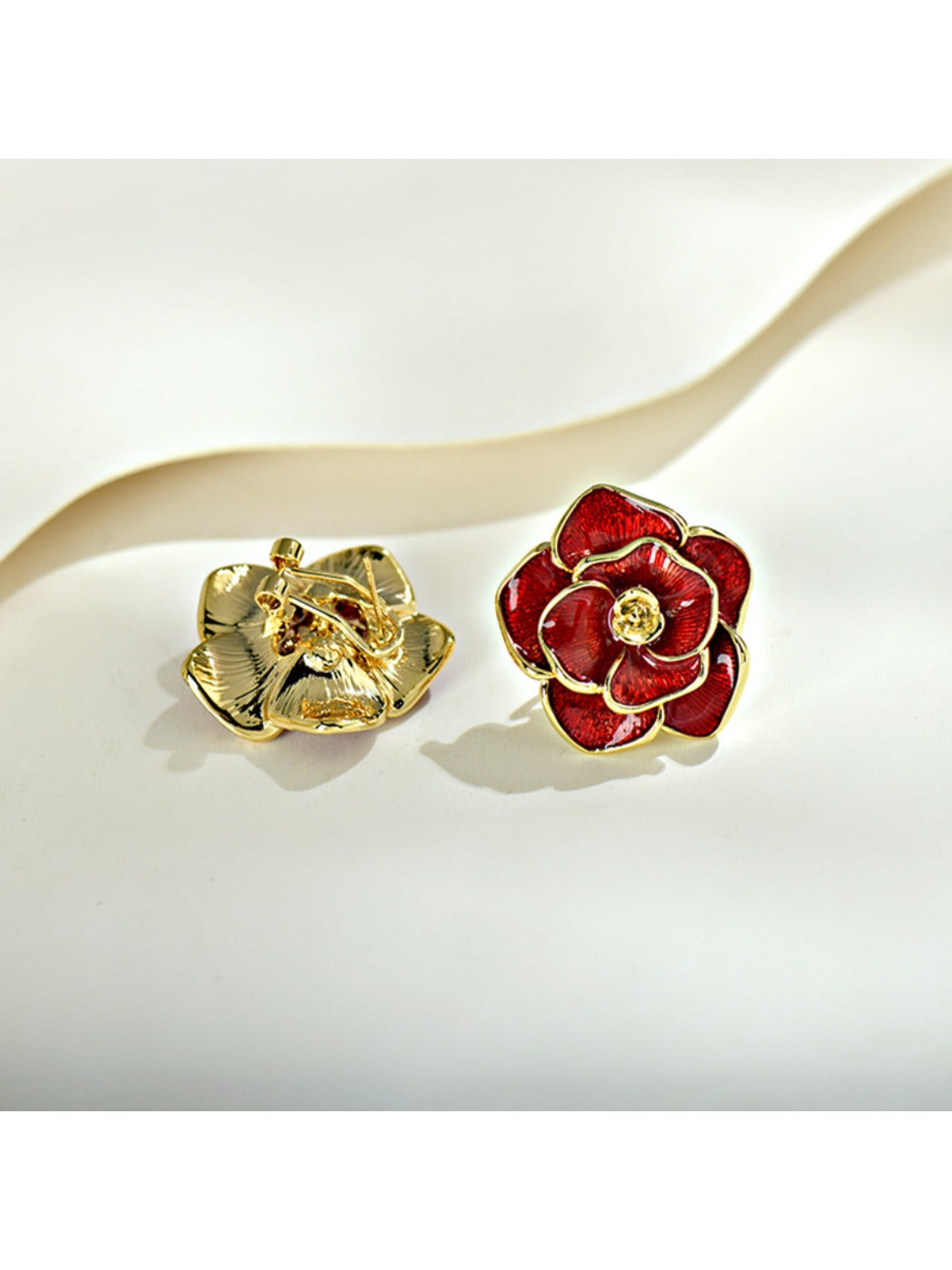 Earedge - Red Flower-Shaped Earrings