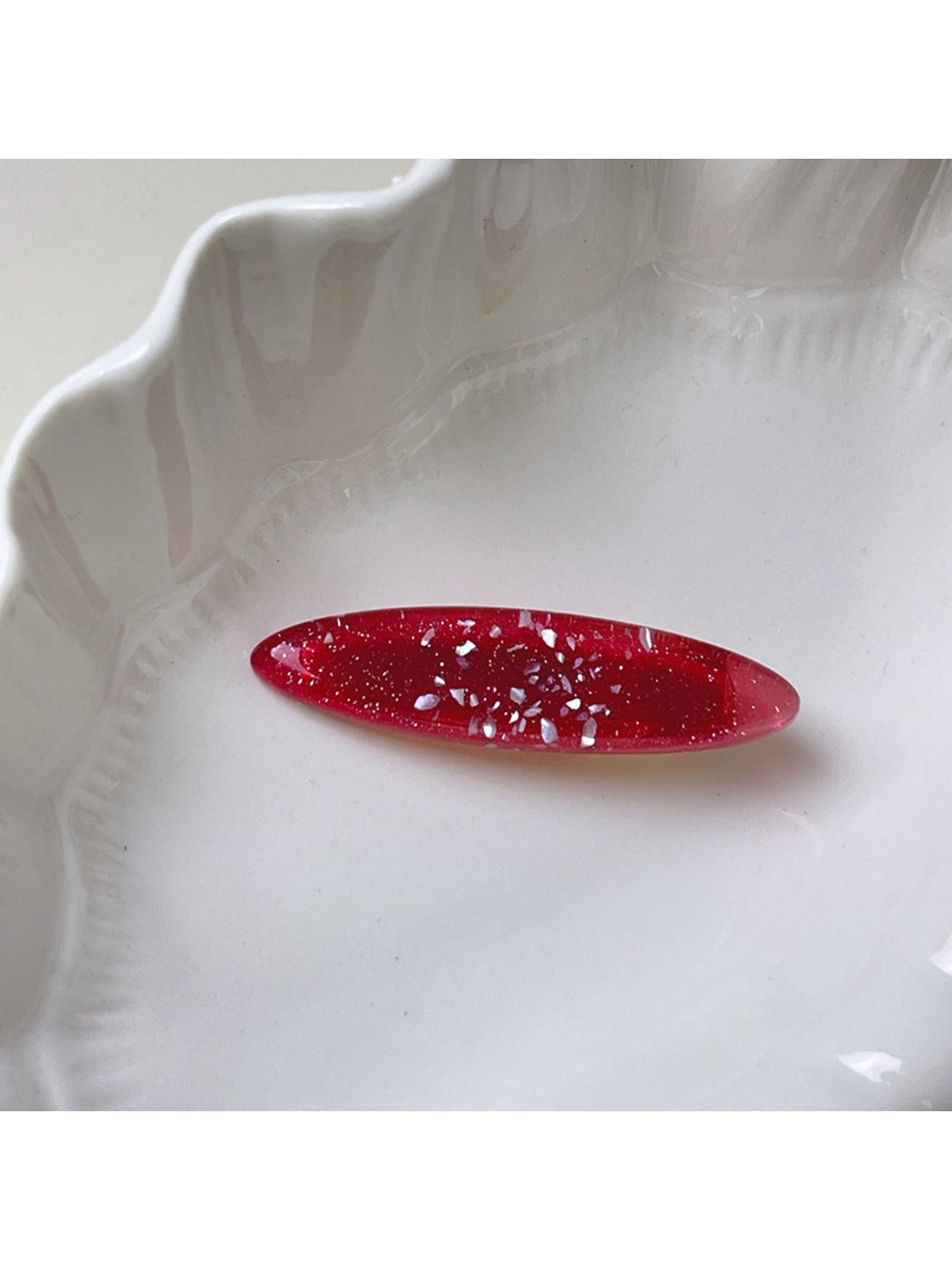 Beau - Minimalist Oval Shaped Hair Clip