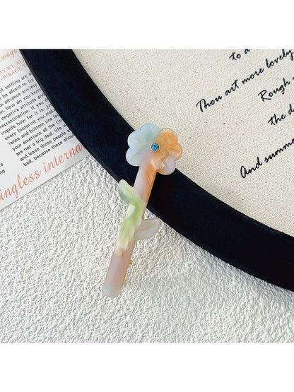 Beau - Flower Shaped Hair Clip