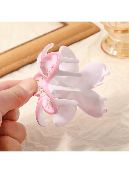 Beau - Elegant Flower Shaped Claw Clip