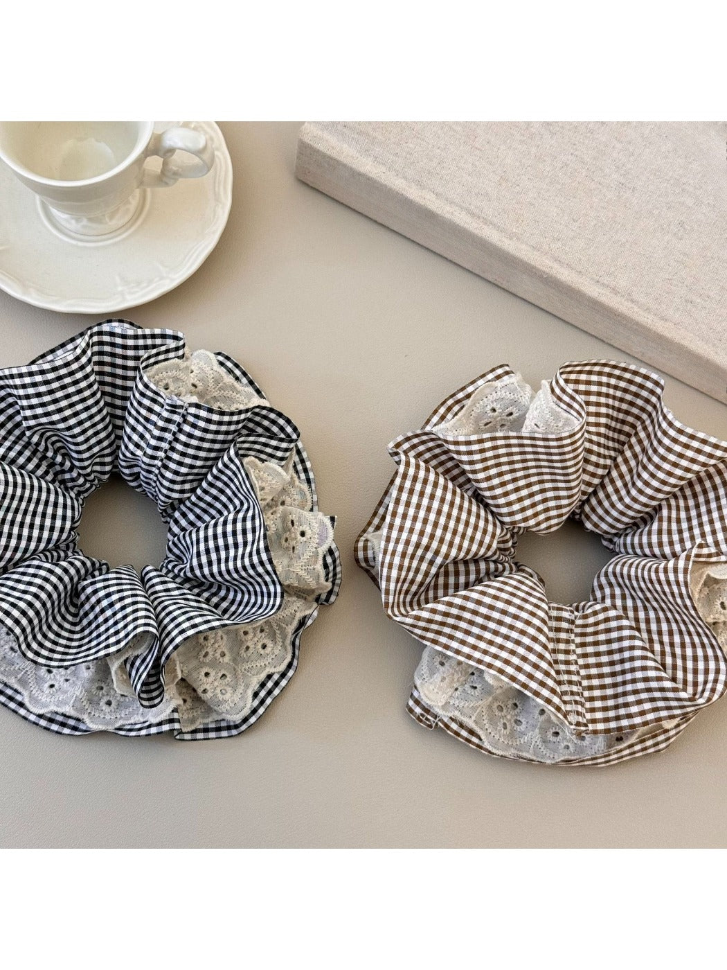 Gifty - Lace Checkered Ruffled Scrunchie Hair Tie