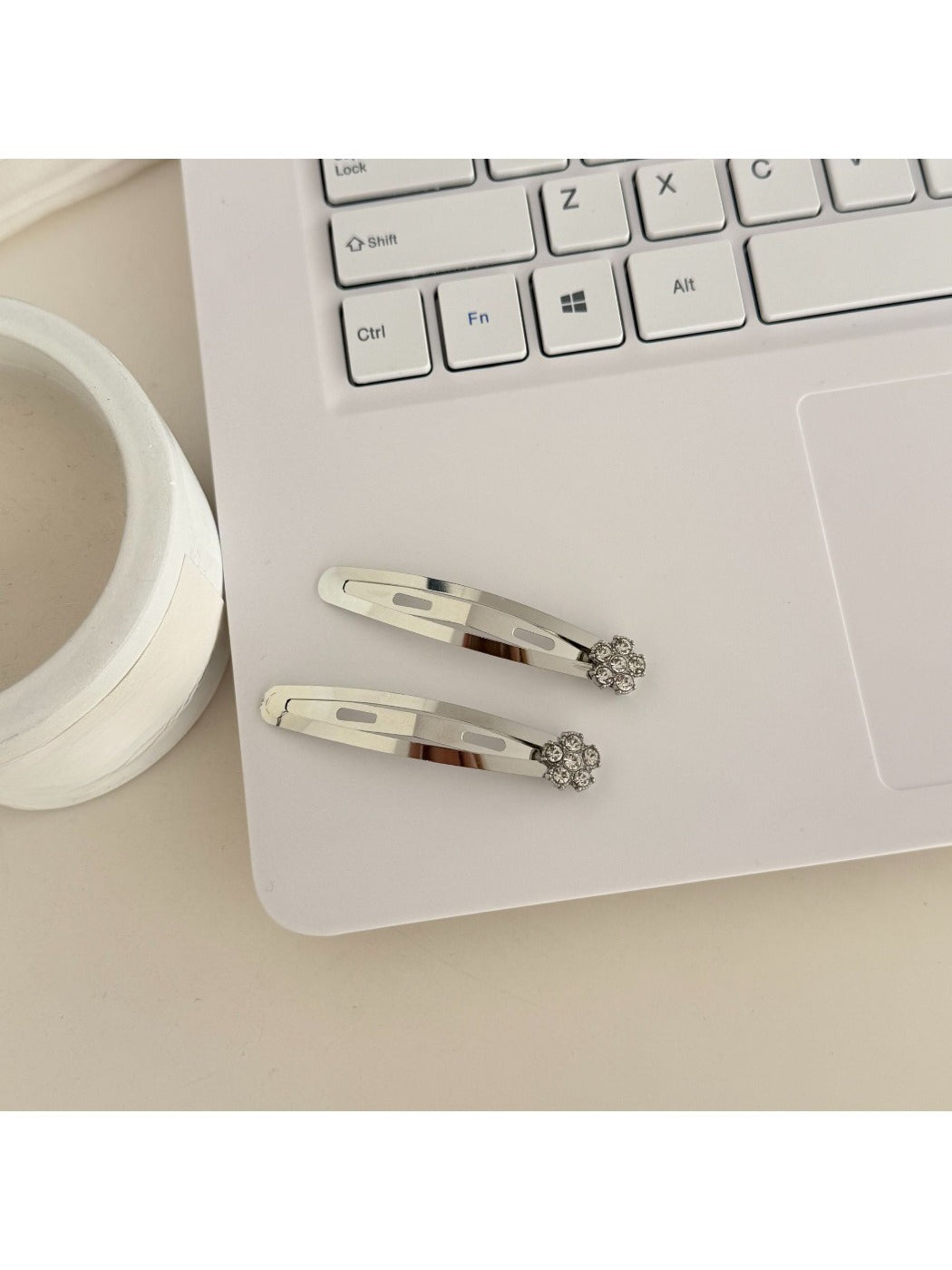 Beau - Alloy Floral Detail Snap Hair Clip