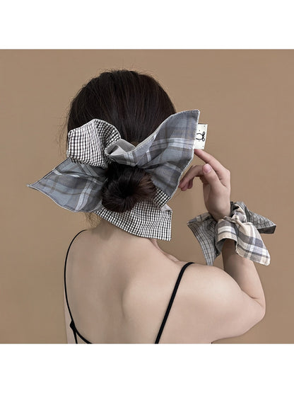 Close-up of Gifty plaid scarf scrunchie fabric texture and pattern