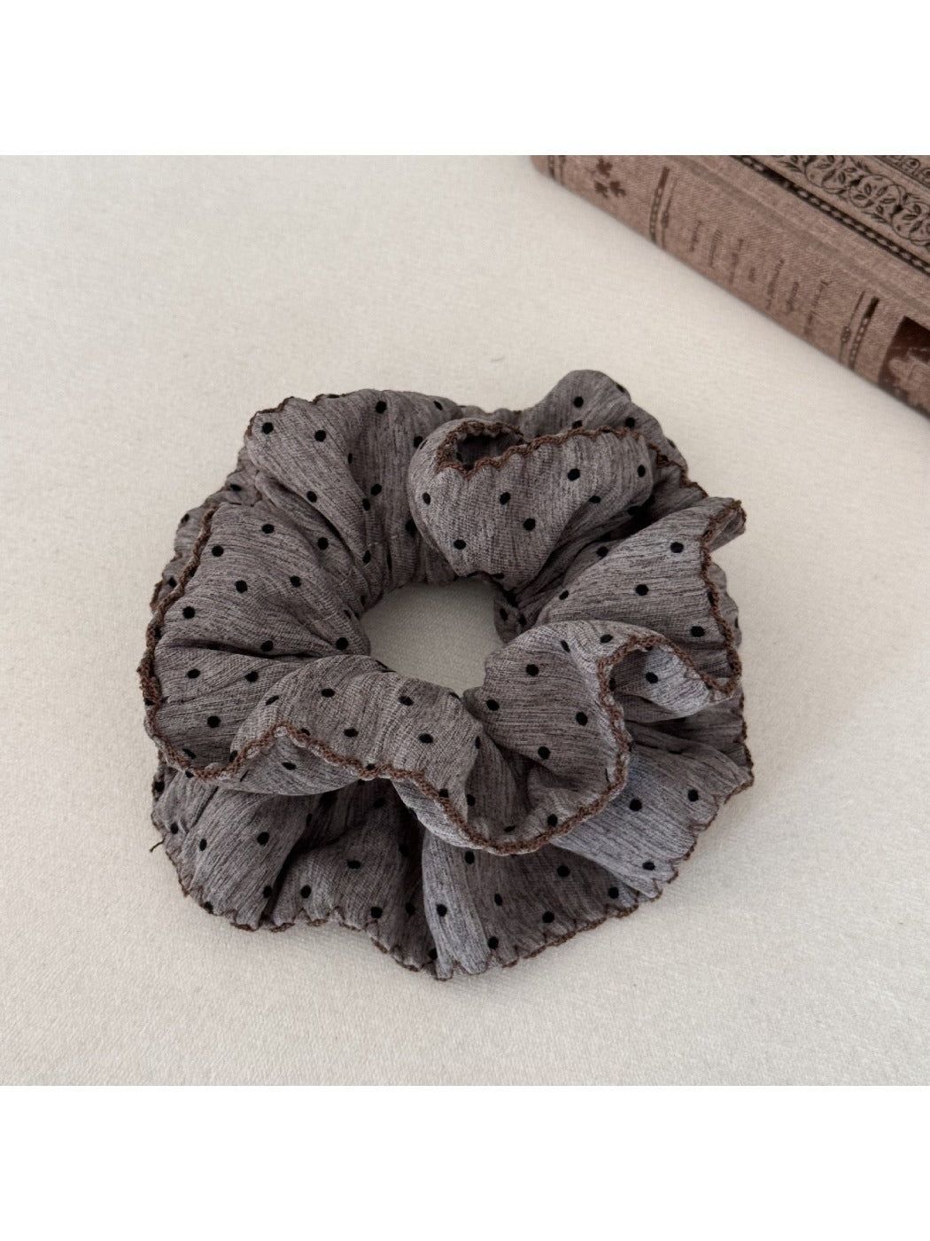 Gifty - Fashionable Polka Dot Hair Tie