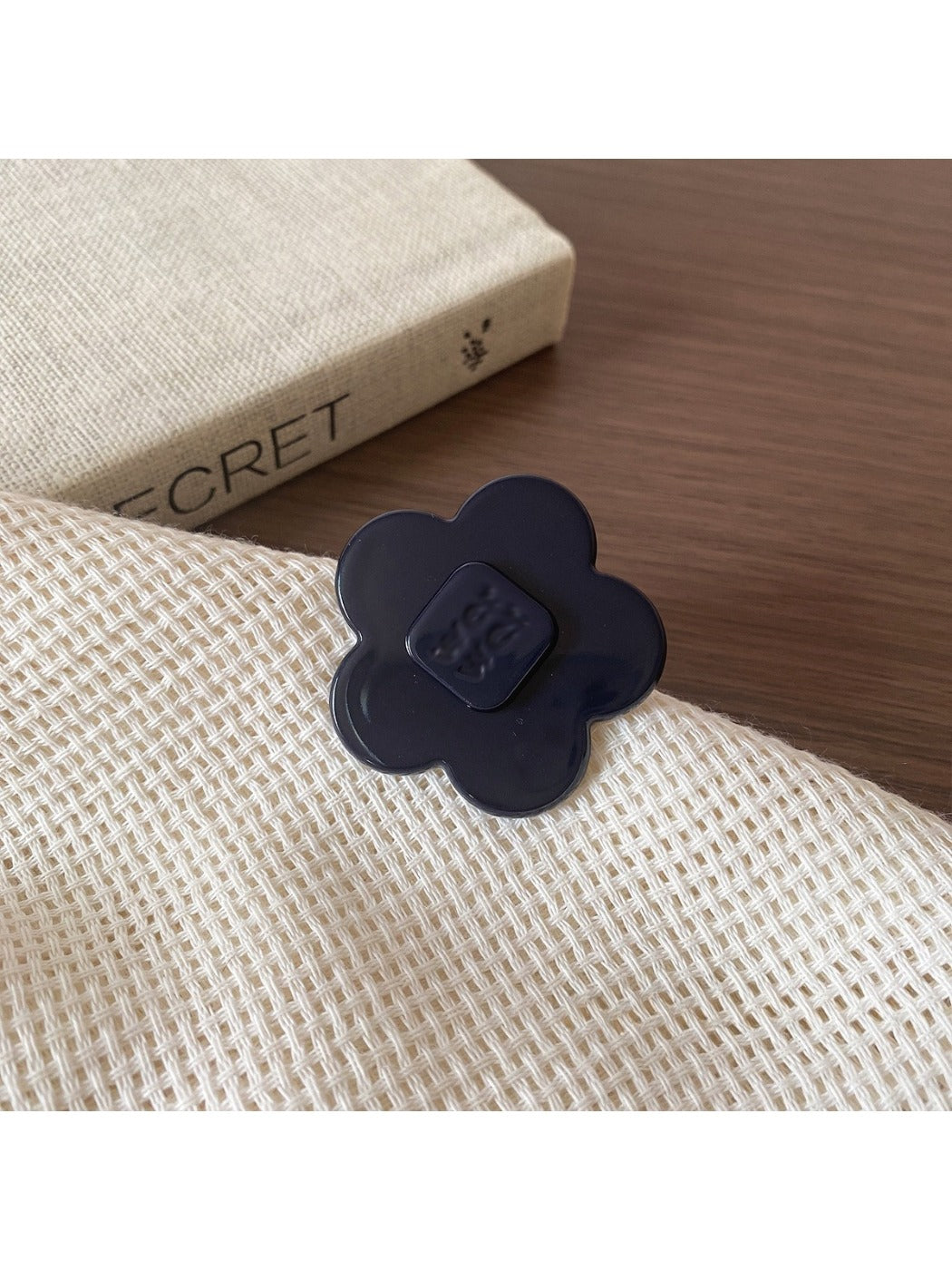Beau - Floral Bow Hair Clip
