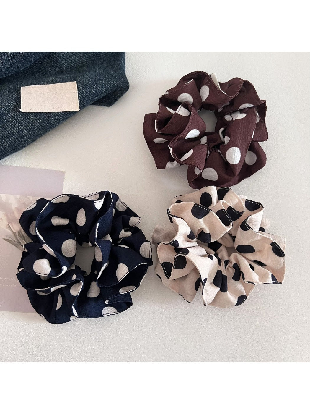 Gifty - Vintage Polka Dots Scrunchie