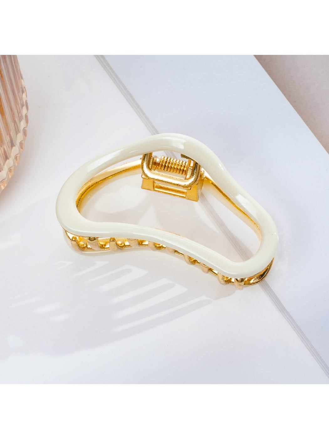 Beau - Minimalist Openwork Cloud Shaped Claw Clip