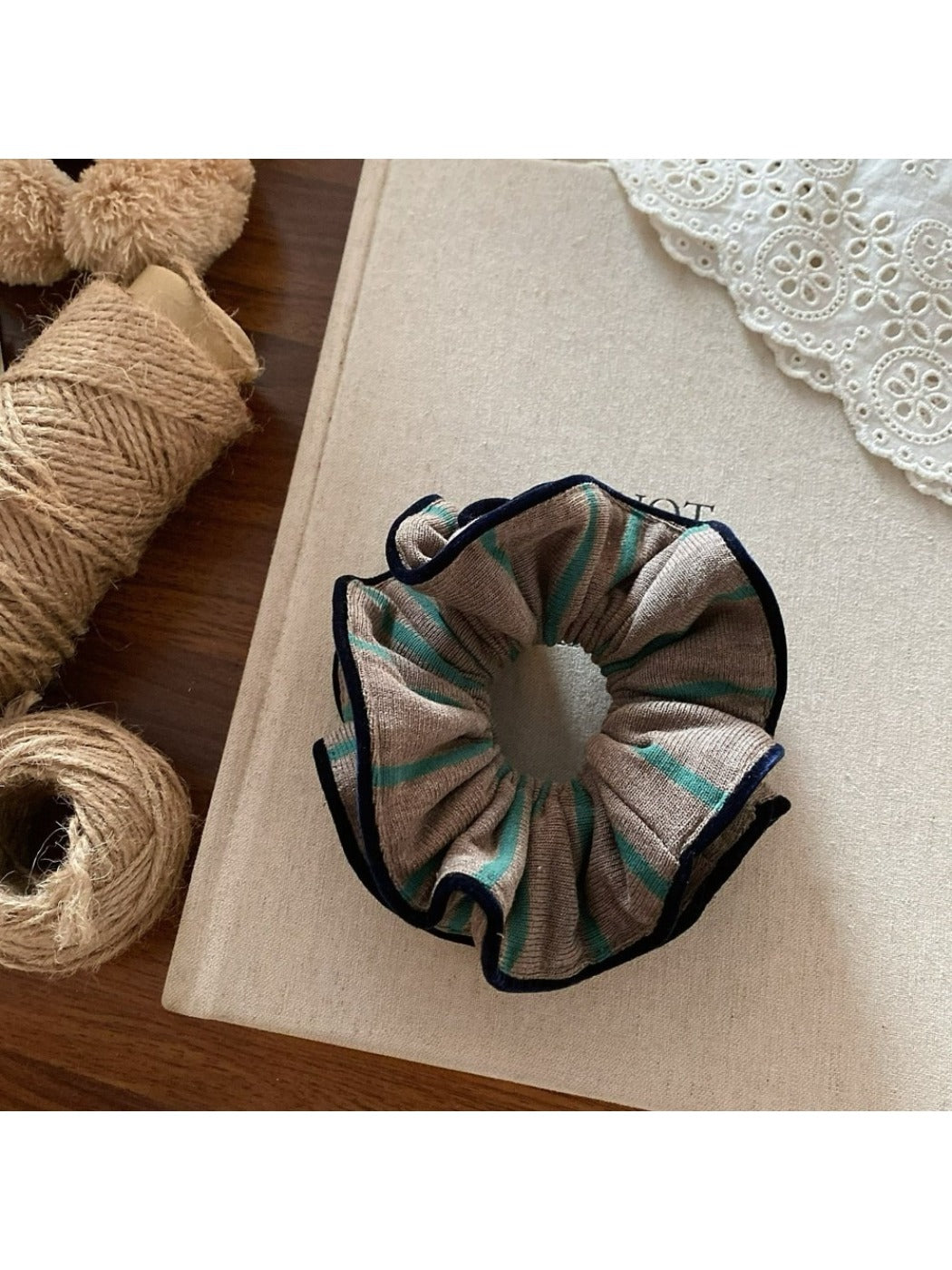 Gifty - Elegant Lazy Style Striped Scrunchie