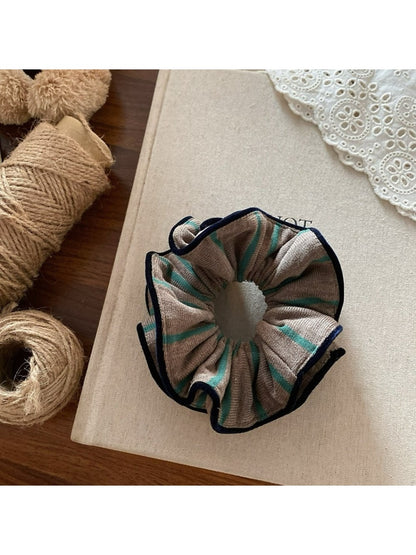 Gifty - Elegant Lazy Style Striped Scrunchie
