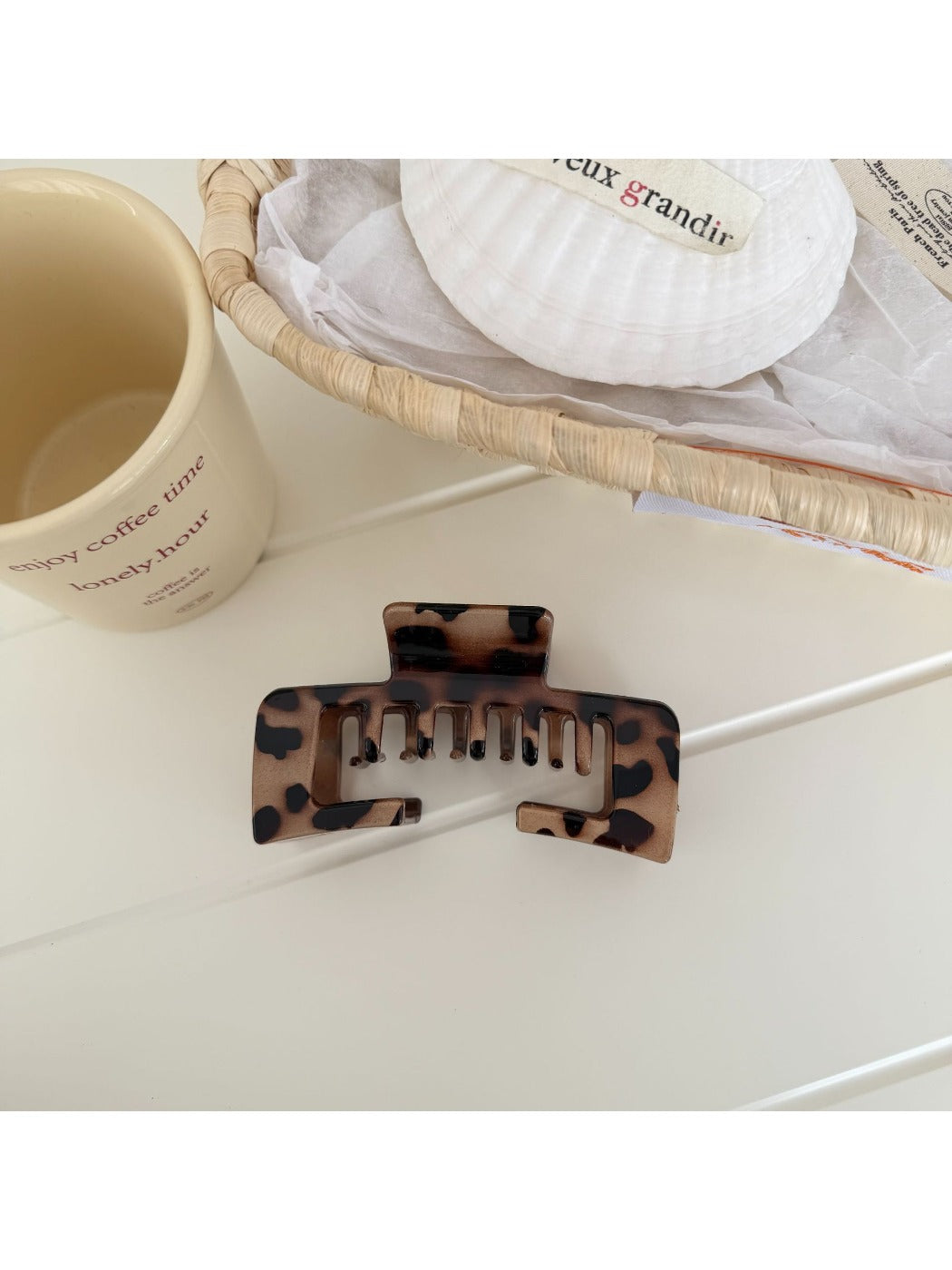 Beau - Geometric Square Cutout Plastic Claw Clip